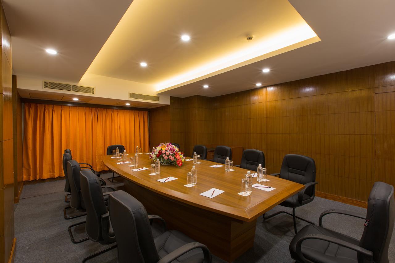 Viva Hotel Near Madgaon Railway Station Экстерьер фото