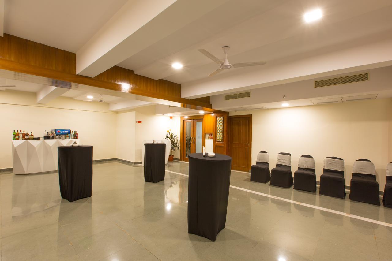 Viva Hotel Near Madgaon Railway Station Экстерьер фото